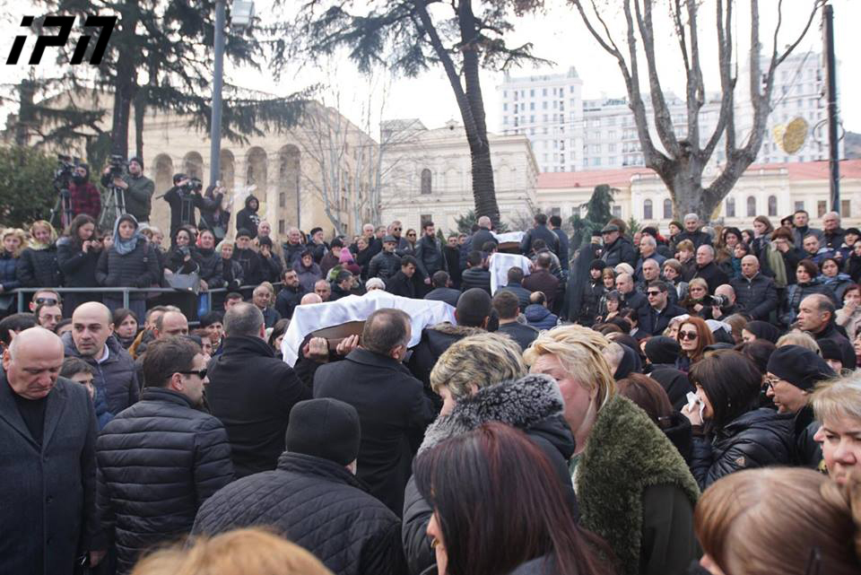 გაზის აფეთქების შედეგად გარდაცვლილები დაკრძალეს
